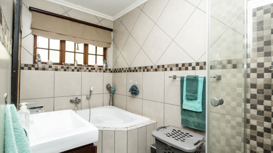 5 Bedroom Property for Sale in Protea Park North West